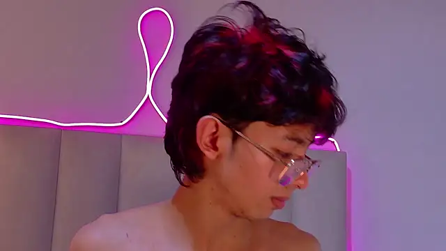 Twink_Sebas7