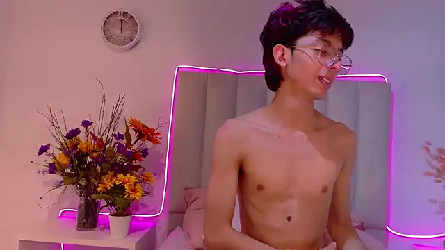 Twink_Sebas7