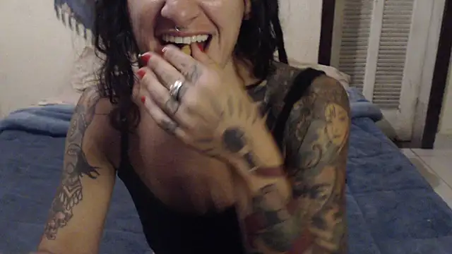 MissRebeka webcam