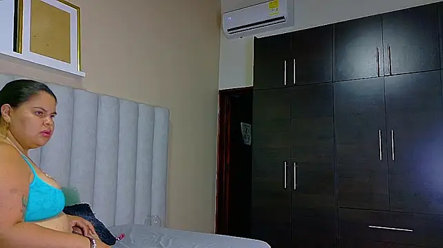 BritannyMonroe_ webcam