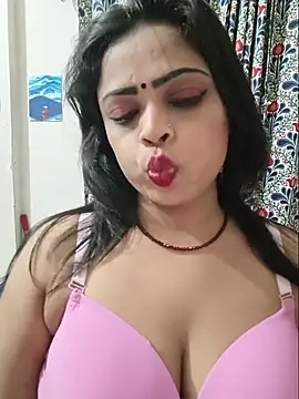Pinky-2 Live Webcam on Stripchat