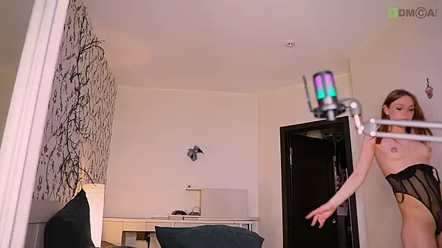 iwishiwasurgurl webcam