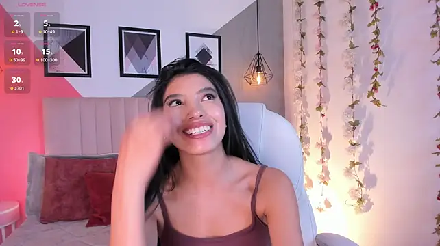 Tiffany_Low webcam