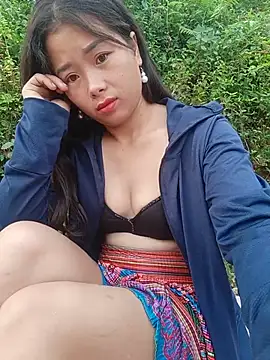 HeresThuy22 webcam