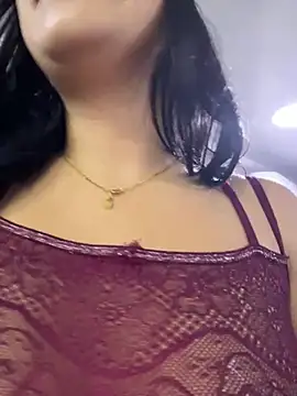 Taliaaa_Paris webcam