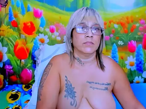 indianroxy webcam