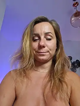 AngelaDesires webcam