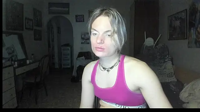 milliKira006 webcam