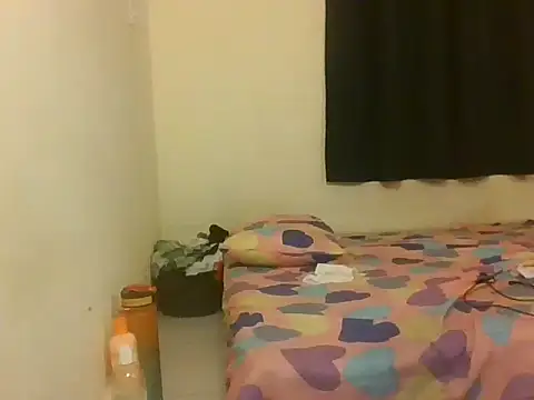 prettymarir live cam on StripChat
