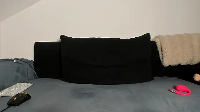 laurasommer webcam