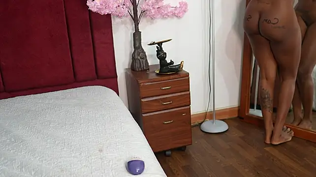 kinkyandsavage webcam