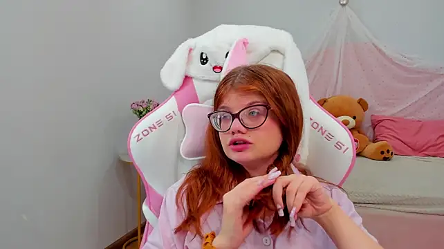 ChloeHalses live