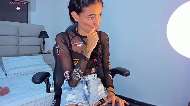 AdharaCruzz_ 🖌 online naked cam