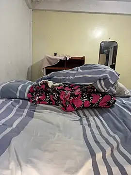 Ali-Naughty webcam