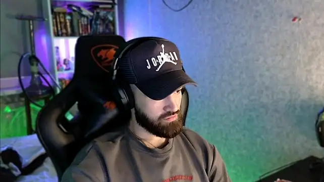 _Serious_Man webcam