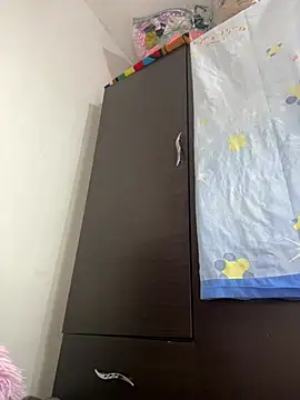 Adrii_White webcam