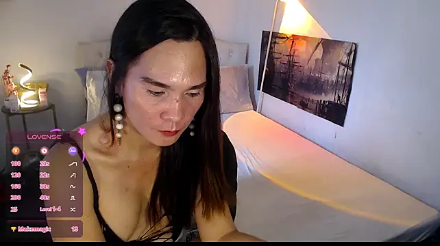 NinaDOM4CUM webcam
