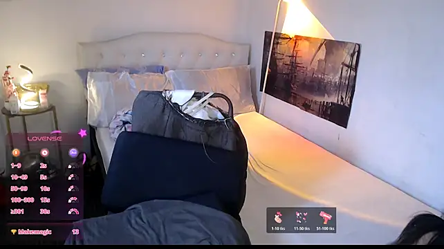 NinaDOM4CUM webcam
