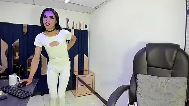 Aisha_hotts777 webcam