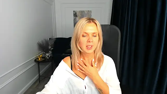 AgathaKlouin webcam