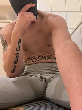 Serbianhorsexxl22 webcam