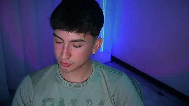 sweettaaron01 webcam