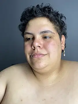 Hailey_Curvy webcam