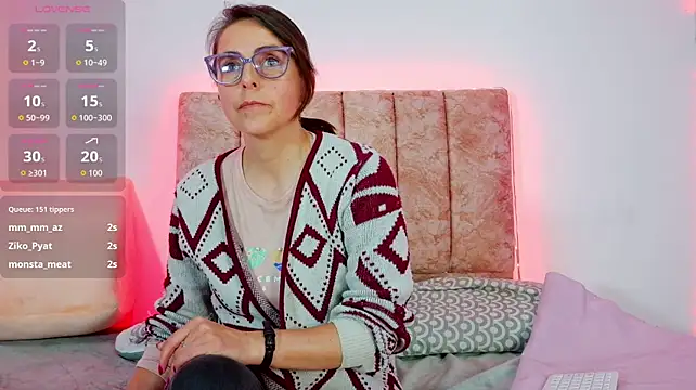 Ava_Raye live cam on StripChat