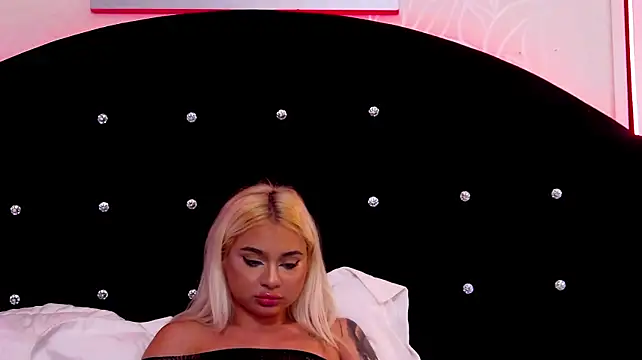 TaniaBliss webcam