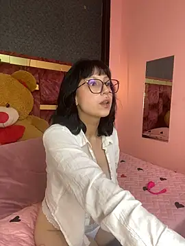Candela_Dark webcam
