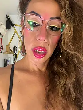YOURSDEBORA webcam