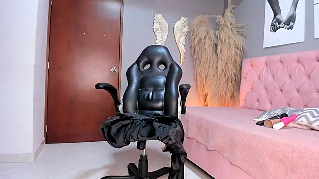 Anahi_falcon webcam