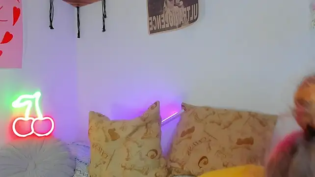 MarieTaylor_ webcam