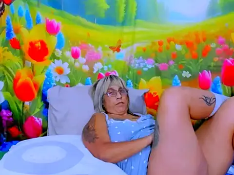 indianroxy webcam
