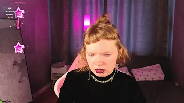 VioletDesiree webcam