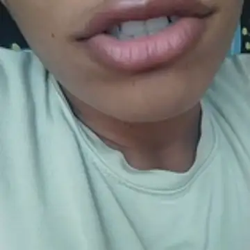yours_simran00 webcam