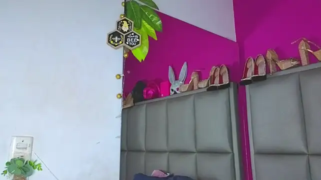 KRYSSTARITTER4 live sex cam