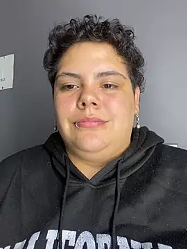 Hailey_Curvy webcam