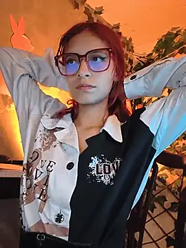 RedMeloddy 🍁 webcam chat