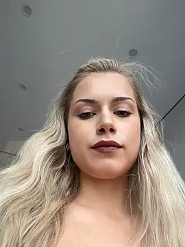 NinaVerse 📔 online sex chat