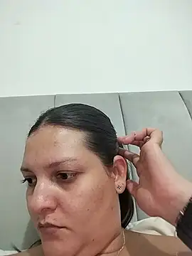 Mia_Hampton live