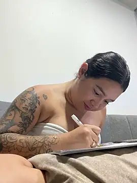 Pretty_Isadora webcam