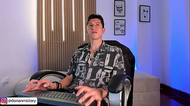Dorianmistery2322_ webcam