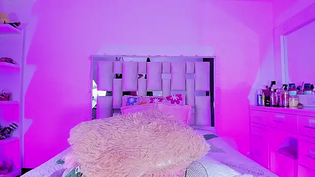 emili_clark webcam
