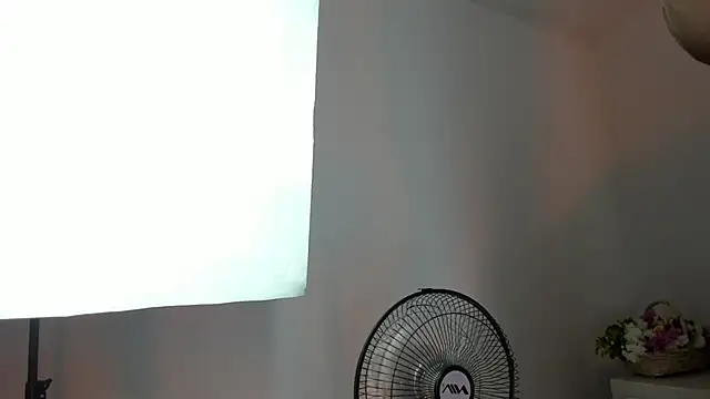 Exotic__April webcam