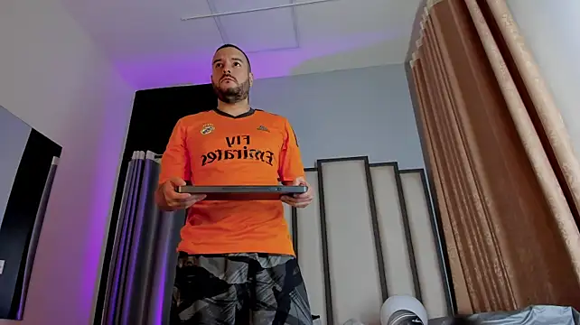 Luca_noir webcam