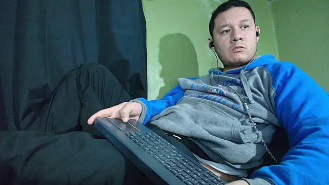 sweet_cock28 webcam