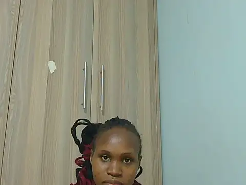 gonegirl_p (F teen) - pussy  play