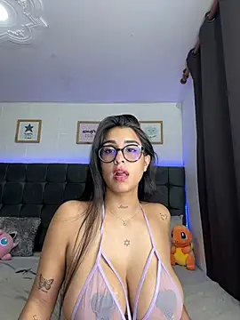 lovely_violet13 webcam