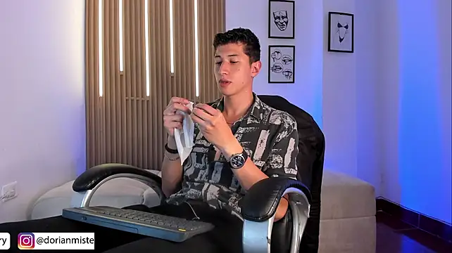 Dorianmistery2322_ webcam